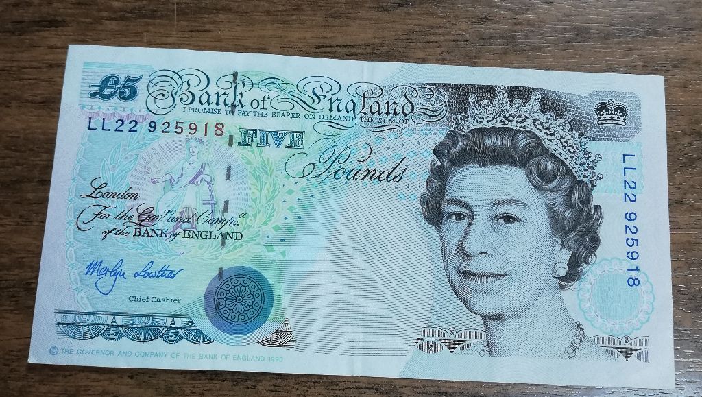 GRAN BRETAÑA DEL AÑO 1990.92 DE 5 POUNS