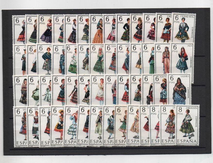 1971- AÑO JUEGO TRAJES